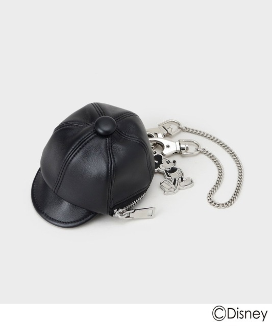 チャーム ￥7,920（tax in）　カラー：ブラック ©Disney