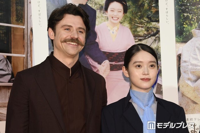 トミー・バストウ、高石あかり（C）モデルプレス