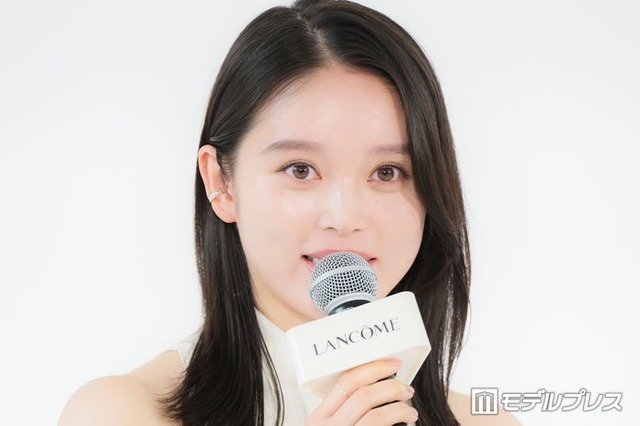 「ランコム ジャパン アンバサダー就任記者会⾒」に出席した高石あかり（C）モデルプレス