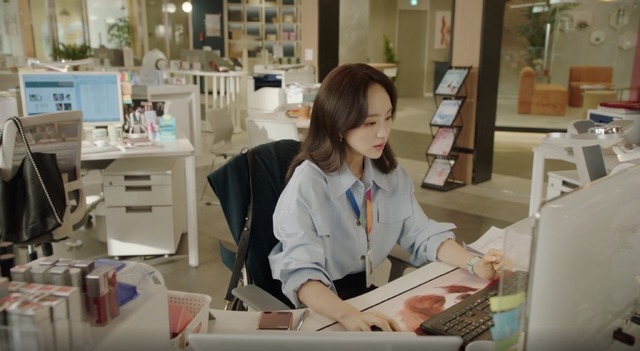 「先輩、その口紅塗らないで」