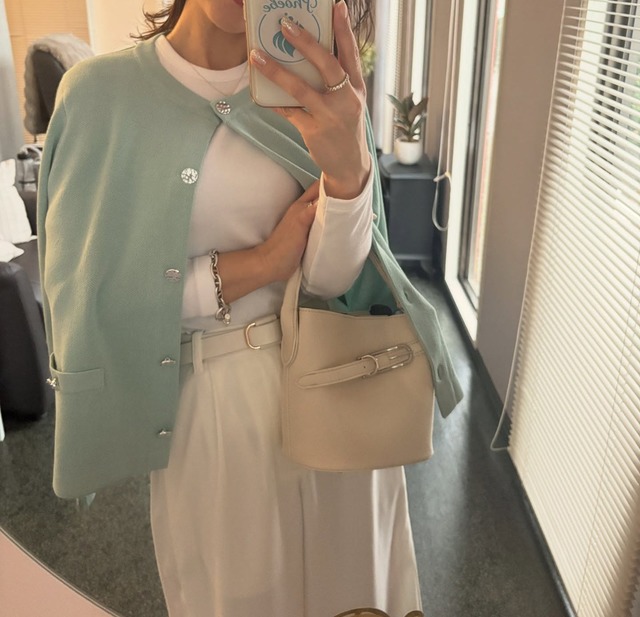 ミント×ホワイトで爽やかに。【ユニクロ】定番リブロンＴを格上げする春の好印象スタイル【40代の毎日コーデ】