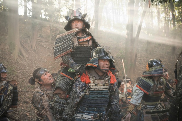 裏切りと忠誠で時代が動いた戦国時代。長政の謀反に怒り狂う信長に、藤吉郎が示した愛。そして小一郎は…【NHK大河『豊臣兄弟！』14話】