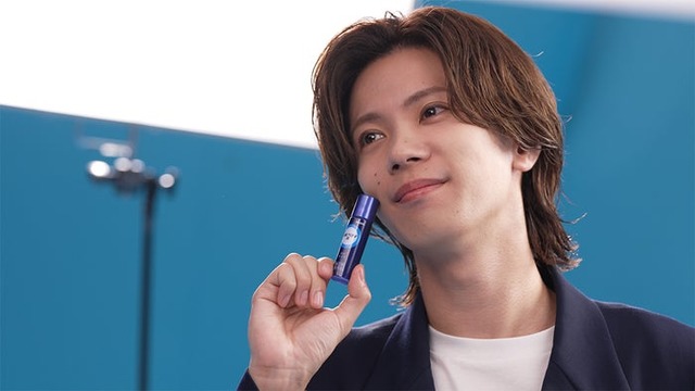 神宮寺勇太／新TVCM「効果の部屋速攻ステロイド」篇メイキング（提供写真）