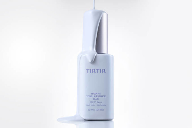 TIRTIR、ブルートーンで透明感を引き出す「トーンアップエッセンス」新色登場