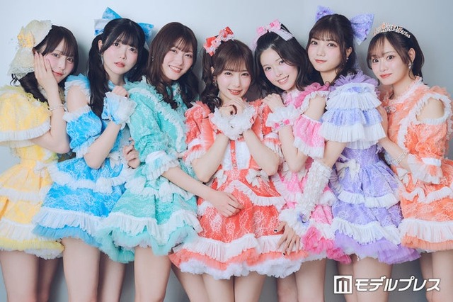 モデルプレスのインタビューに応じたfav me（左から）瀬乃まりん、小野寺梓、丸山蘭奈、澪川舞香、中本こまり、阿部かれん、川岸瑠那（C）モデルプレス