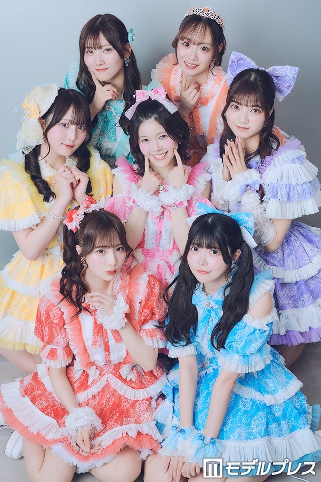 モデルプレスのインタビューに応じたfav me（上段）丸山蘭奈、川岸瑠那（中段左から）瀬乃まりん、中本こまり、阿部かれん（下段）澪川舞香、小野寺梓（C）モデルプレス