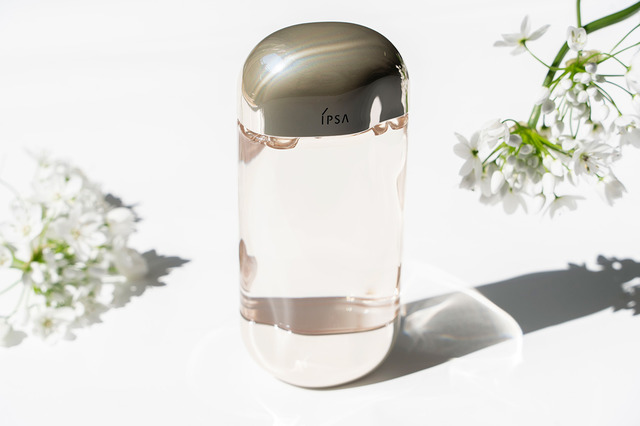 12年ぶりにベストセラー化粧水がリニューアル！5代目イプサ「ザ・タイムR アクア e」のうるおい力はいかに？