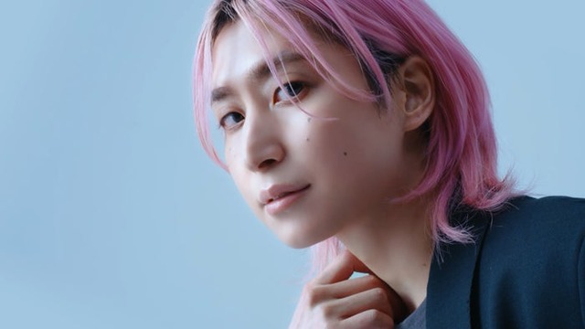 佐久間大介／新CM『ベースメイクはUVプライマー』篇より（提供写真）