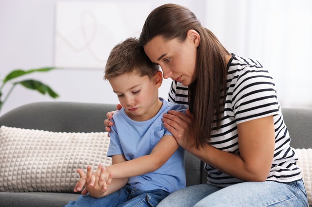 自分の高級時計は「即買い」するのに、子どもの塾代はケチる夫。「男の見栄」による経済DVで家庭が壊れるまでの顛末は