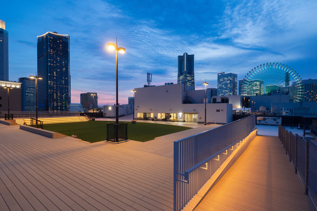 WORLD PORTERS 「SEASIDE CINEMA 2026」