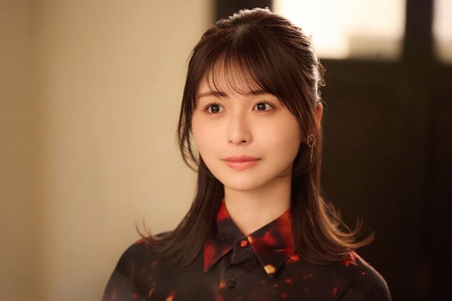 長濱ねる「10回切って倒れない木はない」第3話（C）日本テレビ