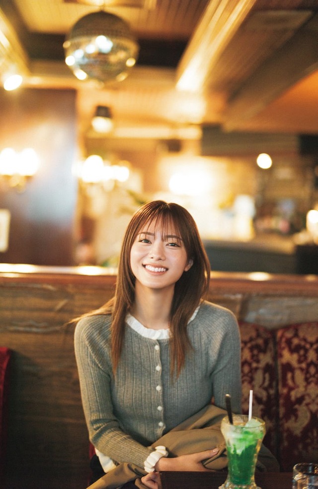 田村保乃：撮影／細居幸次郎、スタイリング／武久真理江、ヘアメイク／田村直子、デザイン／松本麻実（GROSVENOR design.）