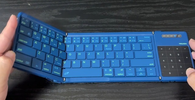神ガジェット購入！タッチパッド搭載でお洒落なNillkin折り畳みキーボード！！