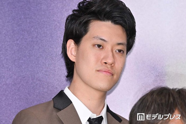 粗品（C）モデルプレス