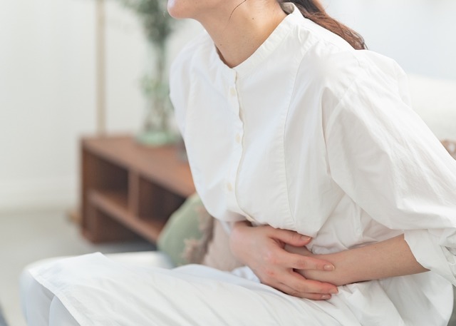 「気のせいじゃなくて、元気になってきたかも」過敏性腸症候群が3つのツボで改善⁉松尾芭蕉も愛用したツボとは【現代の科学で裏付け！】