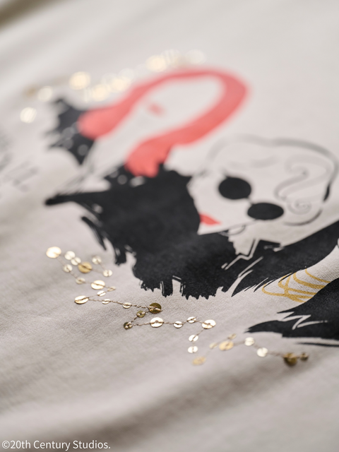 『プラダを着た悪魔』Stola.別注Tシャツ© 2025 20th Century Studios.