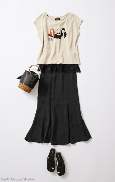 『プラダを着た悪魔』Stola.別注Tシャツ© 2025 20th Century Studios.