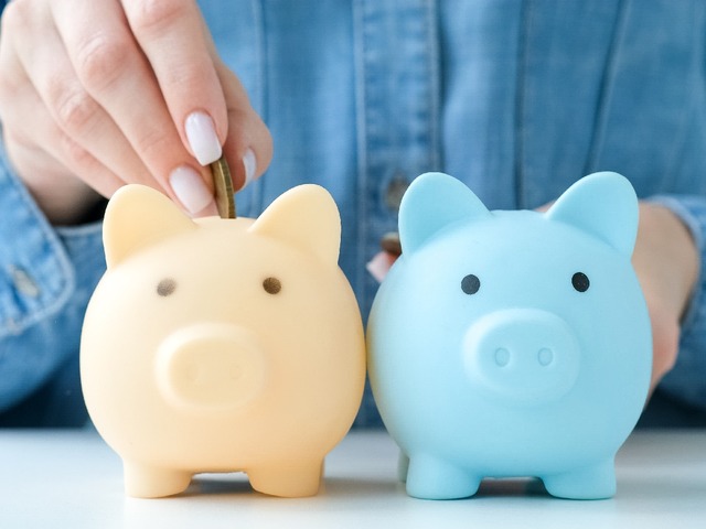 オルカンとS&P500、「安心して持ち続けられる」のはどっち？20代で純資産1000万円を築いた「節約オタク」の選択は