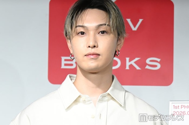 1st写真集「LIVING FOR」刊行イベントに登壇した堀夏喜（C）モデルプレス