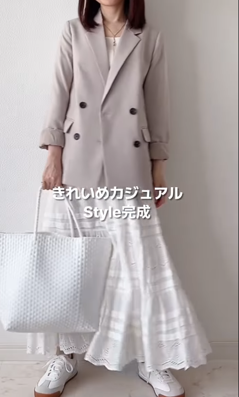 羽織って、ぽっこりお腹をカムフラージュ。【GU】ジャケット×白スカートで作る大人の爽やかカジュアル【40代の毎日コーデ】