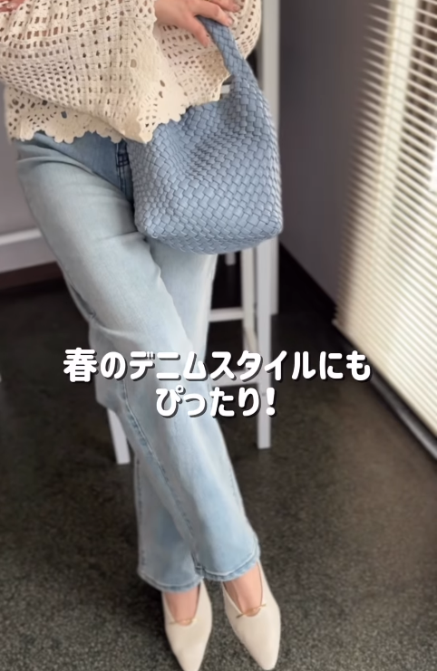 パンプス×デニム。きれい見えとスタイルアップを叶える足元とは【40代の毎日コーデ】