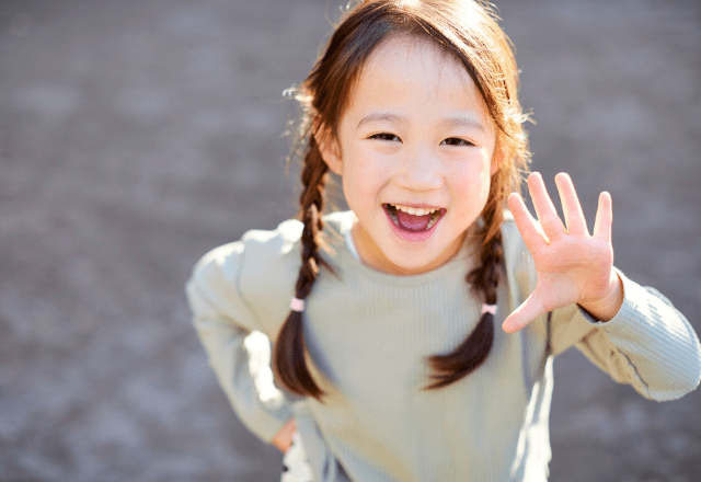 帰省先で…三姉妹の祖母。5歳の孫が放った“一言”に「みんなに愛されている」