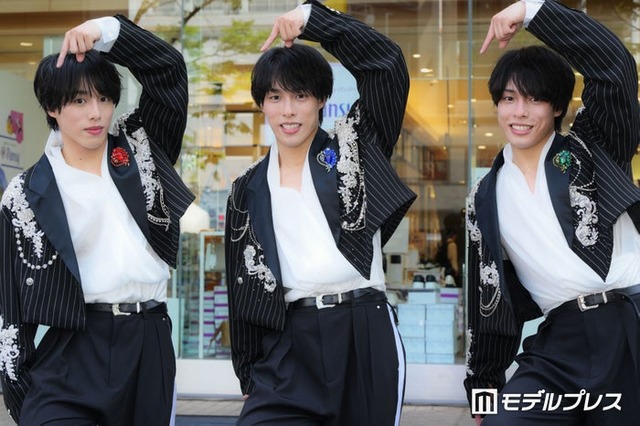 （左から）「DAISUKI」予約リリースイベントに出席した（左から）綾人、颯人、嘉人／佐藤三兄弟（C）モデルプレス