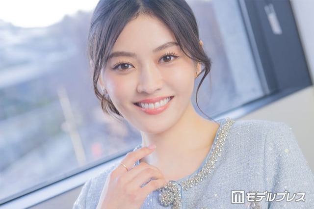 モデルプレスのインタビューに応じた平松里菜（C）モデルプレス