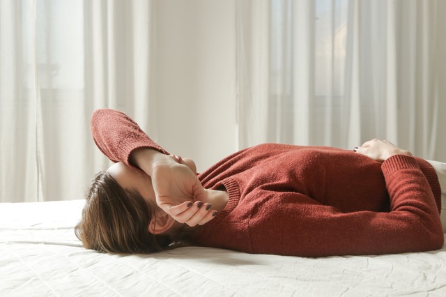 「ささいなことで涙が出る」「不安で仕方がない」……。更年期のメンタル不調は何科を受診すべき？