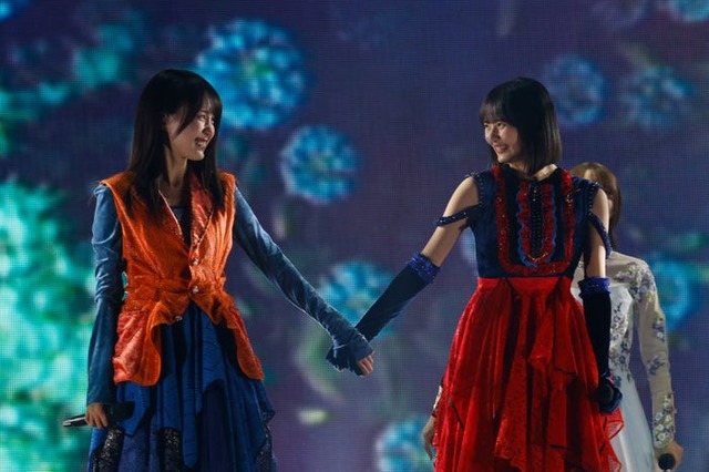 賀喜遥香、遠藤さくら（C）乃木坂46LLC