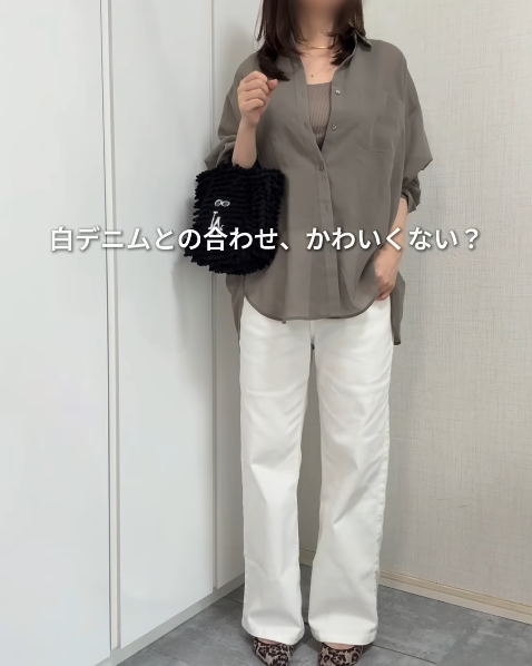 GU【シアーシャツ】、大人は何色がいい？腕やお腹をカバーしながら涼しくて軽い、初夏の羽織りの最適解【40代の毎日コーデ】