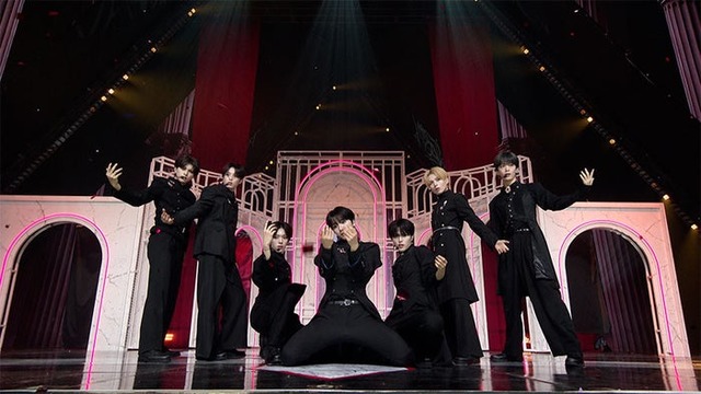 「BLACK ANGEL」（C）PRODUCE 101 JAPAN 新世界