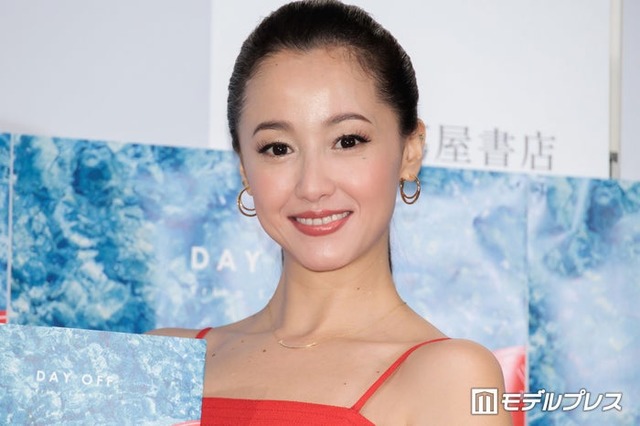 「DAY OFF」刊行記念イベントに出席した沢尻エリカ（C）モデルプレス