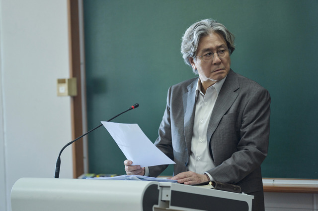 Netflixシリーズ「最後列からの声喧嘩独学6月11日独占配信」COMING SOON