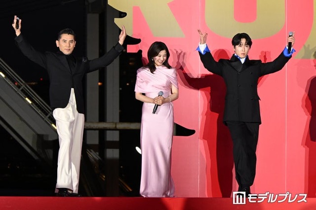 本木雅弘＆宮舘涼太、息ぴったりな華麗なターン披露（C）モデルプレス