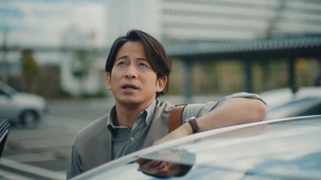 岡田准一／朝マック「朝こそ自分を甘やかすのだ／ドライブスルー」篇より（提供写真）