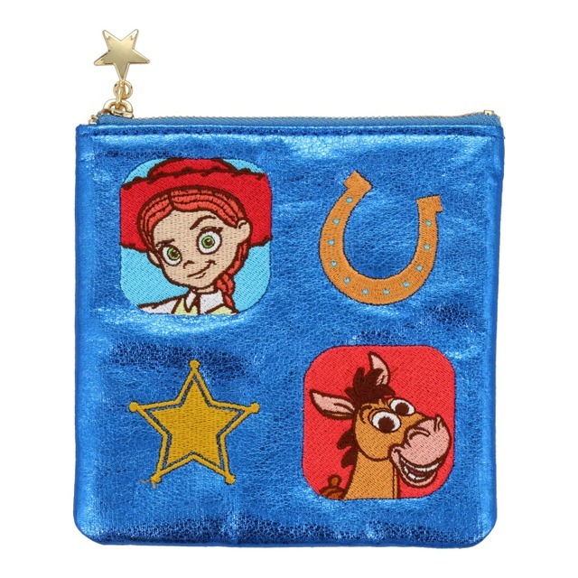 DNスクエアポーチ　各2,310円（税込）© Disney/Pixar
