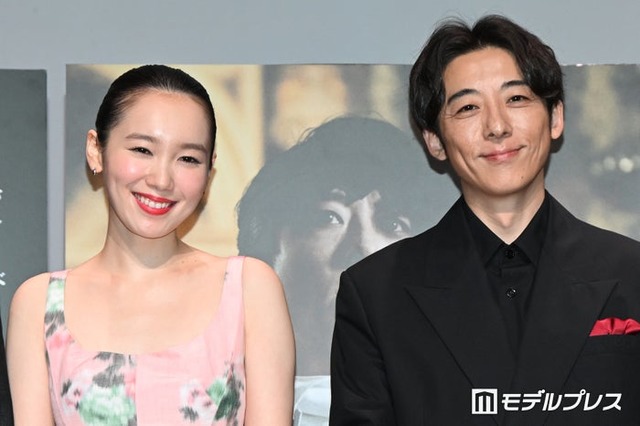 飯豊まりえ、高橋一生（C）モデルプレス