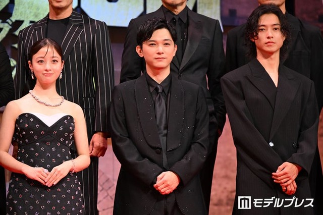 橋本環奈、吉沢亮、山崎賢人（C）モデルプレス