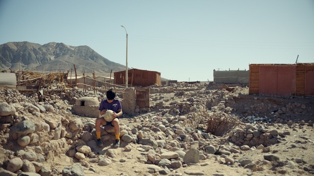 『砂漠の星』（Desert Lights、2021年、18分56秒）