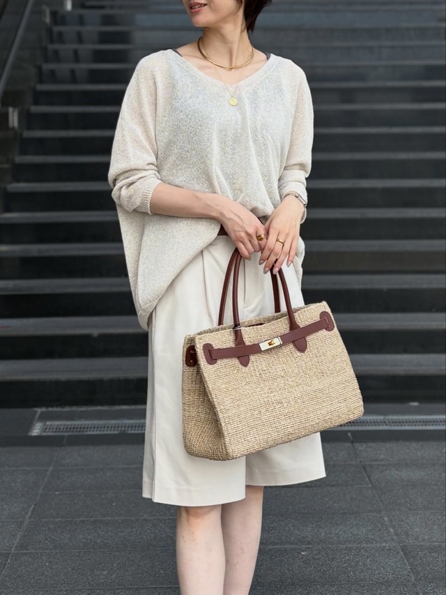 大人の洗練「ハーフパンツ」スタイル。合わせるトップス、選ぶ素材、着こなしって？【40代の毎日コーデ】