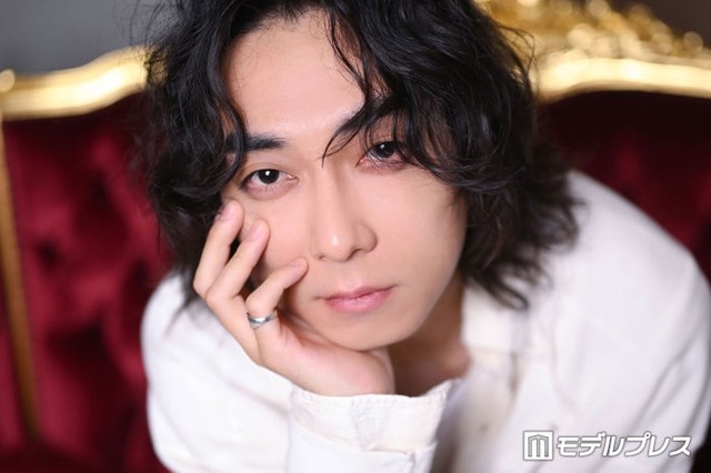 モデルプレスのインタビューに応じた渋谷謙人（C）モデルプレス