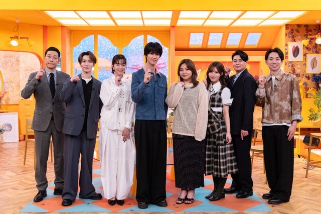 （左から）東野幸治、渡辺翔太、佐藤栞里、曽野舜太、野呂佳代、中嶋優月、吉村崇、河井ゆずる(C)フジテレビ