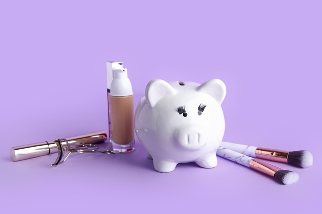 コスメ代の節約術【500円コスメvs5000円コスメ】40代が得をするのはどっち？