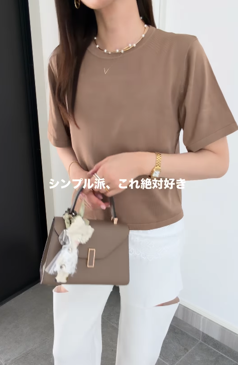 ユニクロ、GUetc…でコスパも良し！今夏注目の夏トップスで魅せる、40代の上品高見えベーシック
