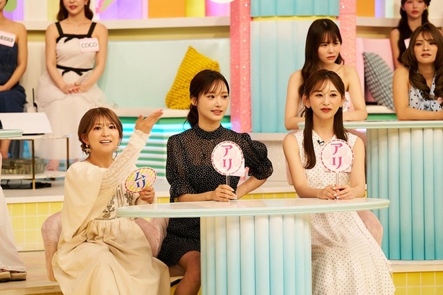 （左から）スタジオ驚きの恋愛エピソードを明かした矢口真里、恋愛経験豊富な女子・きほ、きこ（提供写真）