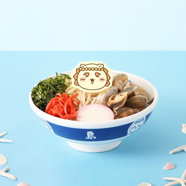 シーサーの限定島ラーメン　1,870円税込 ©nagano ️©ナガノ / 2026「映画ちいかわ」製作委員会