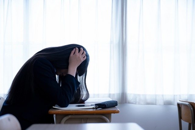 「電車を見ると飛び込みたくなる」メンタル不調からMARCHに現役合格。子どもを救った母親のひと言とは