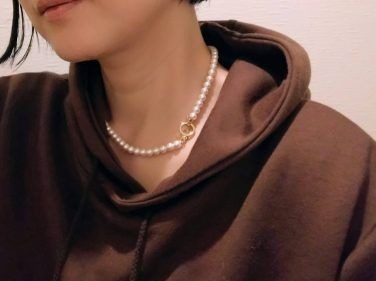 48歳PTA中受ママが月1万円貯金で【自腹買い】肩コリも老け首もケアできるネックレスが「レベチですごかった」と断言できる理由とは