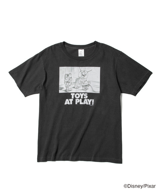 【トイ・ストーリー】ラフスケッチTシャツ：5,720円（税込）※「バズとレックス」ver.